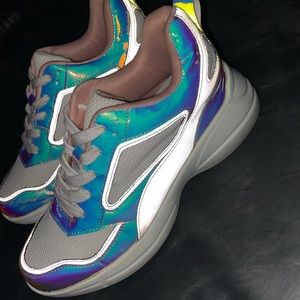 STEVE MADDEN HOLOGRAPHIC WOMENS SNEAKER